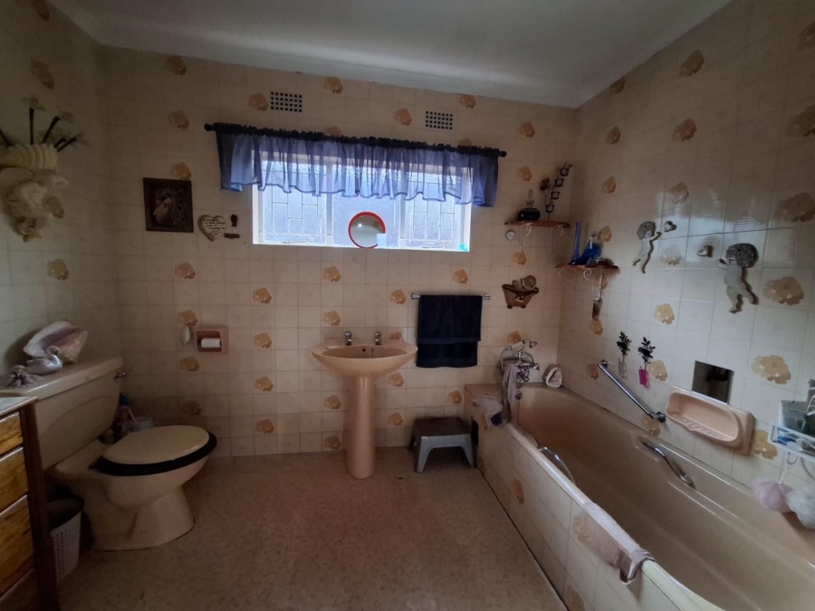 4 Bedroom Property for Sale in Protea Park North West